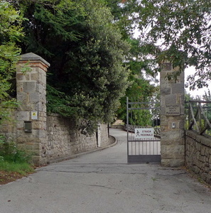 Cancello di accesso al Santuario